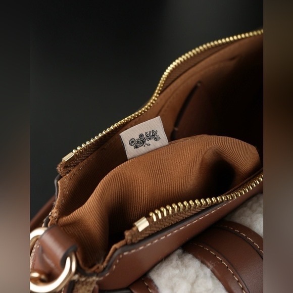 Coach Signature Legacy Turnlock Shoulder Bag - Picture 6 of 8